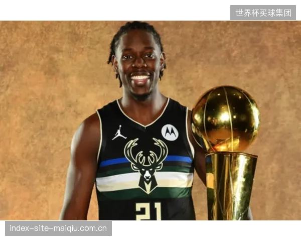 费耶诺德飞翼乔丹·博斯携亮眼攻防数据驰援,有望成为波波维奇3-4-2-1体系的左路爆点。 费耶诺德飞翼乔丹·博斯携亮眼攻防数据驰援,有望成为波波维奇3-4-2-1体系的左路爆点。